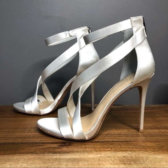 ❤️ Vince Camuto Devin Satin Sandal - Picture 3 of 8